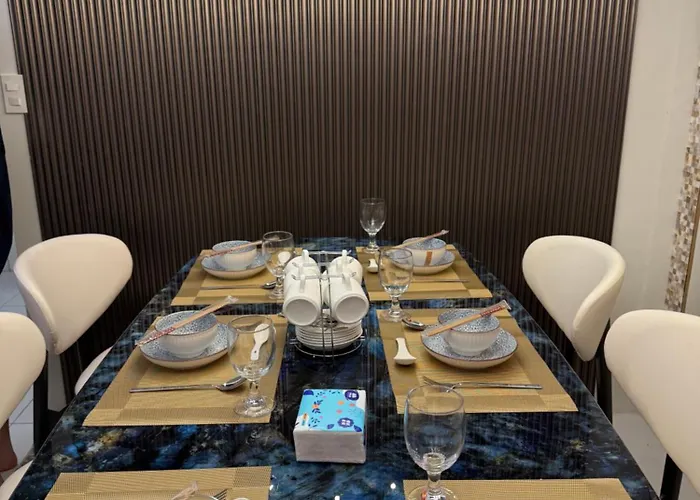 Apartment Luxury 2br Retreat Near Airports Moa Okada Manila