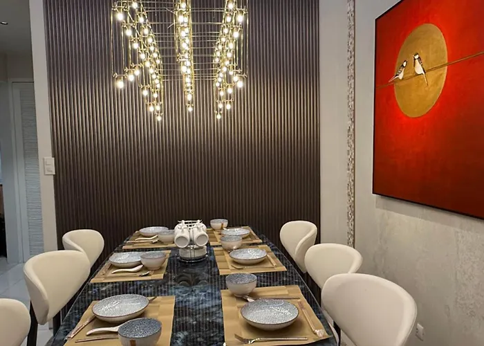 Luxury 2br Retreat Near Airports Moa Okada Apartment Manila