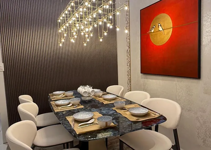 Luxury 2br Retreat Near Airports Moa Okada Manila