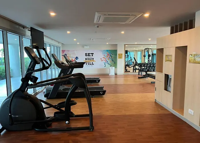 Apartment Luxury 2br Retreat Near Airports Moa Okada