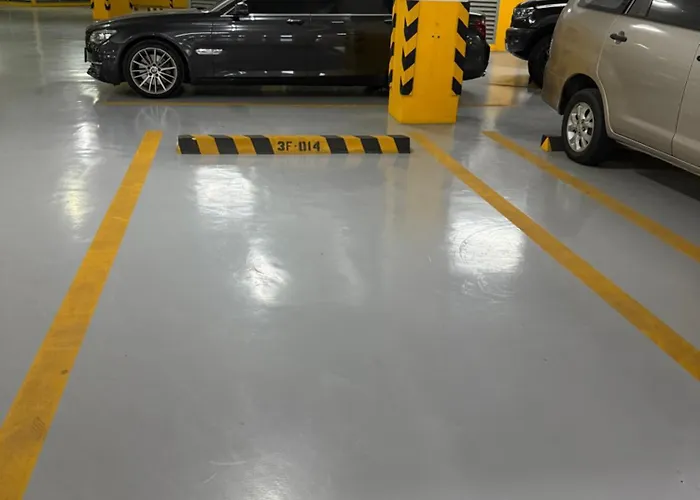 Luxury 2br Retreat Near Airports Moa Okada Manila